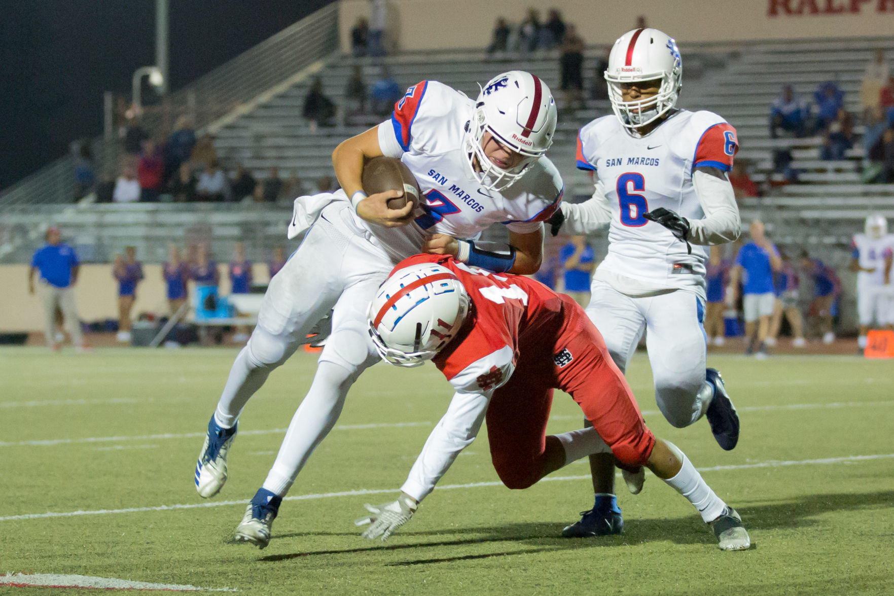 083019 Santa Maria San Marcos Football 15.jpg